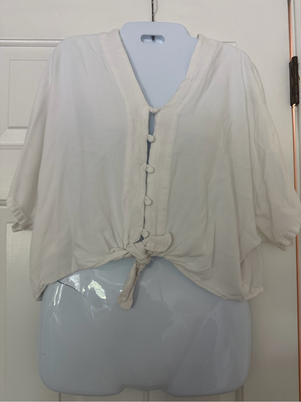 Sim & Sam White Tie Front Button Rayon Cropped Blouse Medium